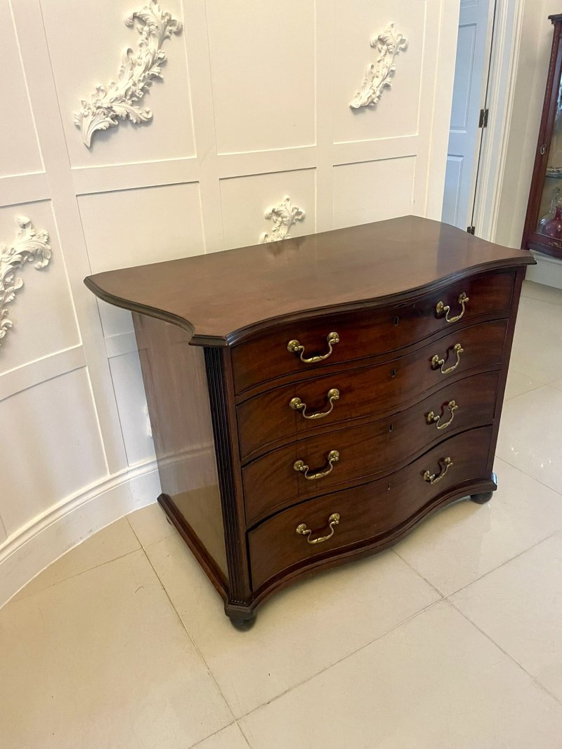Outstanding Quality Antique 18th Century George III Mahogany Serpentine Chest of Drawers - Image 2